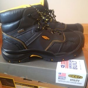 NWT KEEN utility boots for men